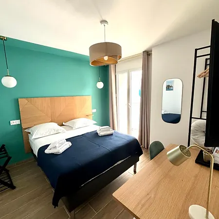 L'hôtel De La 2*