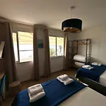L'hôtel De La 2*