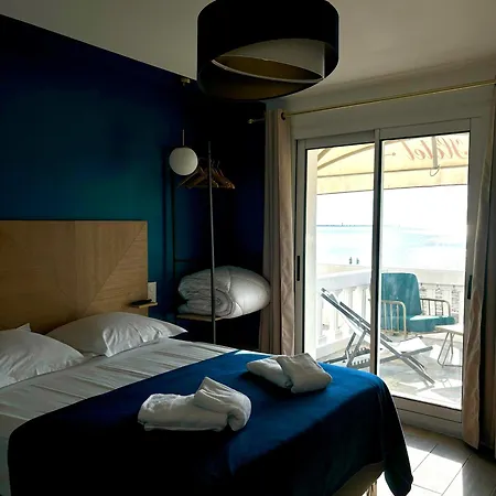 L'hotel De La ホテル