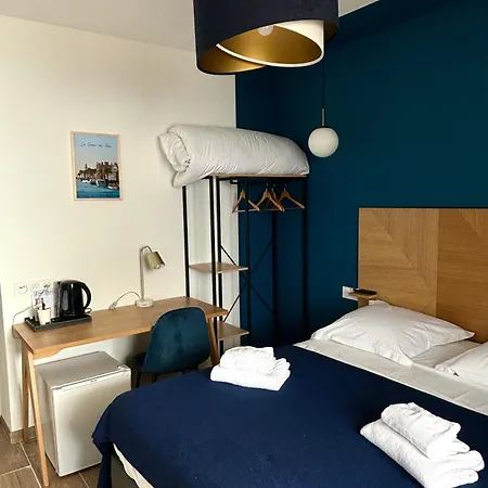 L'hotel De La 2*