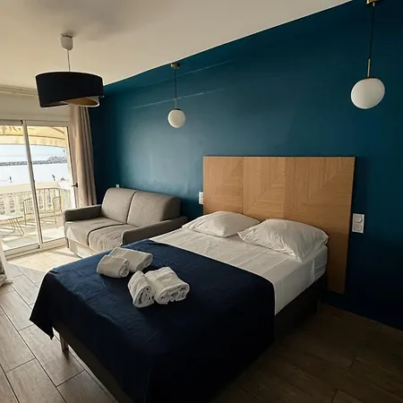 L'hotel De La ホテル