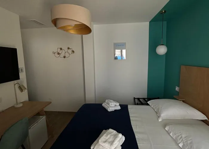 L'hotel De La 2* לה-גרו-דו-רואה