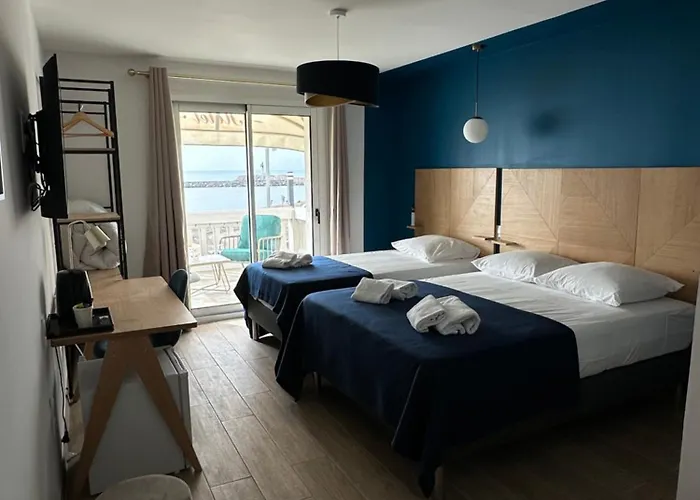 L'hotel De La מלון